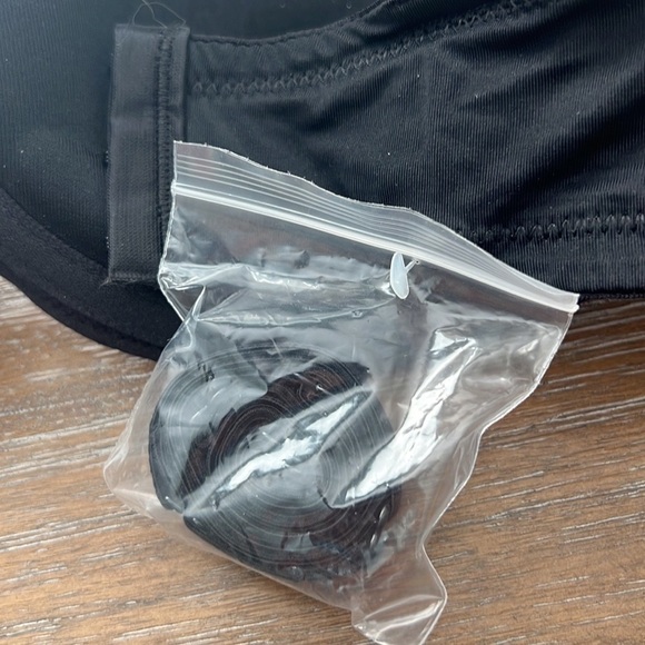 NWT,38-D,Maidenform, Pick Me Up,
5-Multiway Demi Push Up Underwire, Stay-Put! - Picture 10 of 14